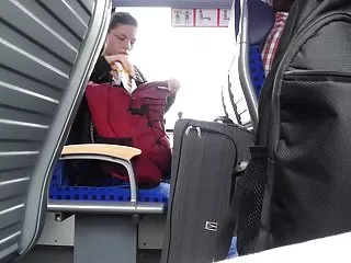 تالیف انجمن ستاره چشمک زن دختر زیبا در لباس قنتد, ژاکت تیره 1