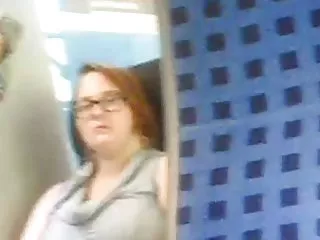 او به من گفت به جلق زدن در قطار به دیدن من فیلم بزرگسالان با پستان های بزرگ